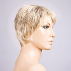 Liza-small-peruukki-champange-rooted